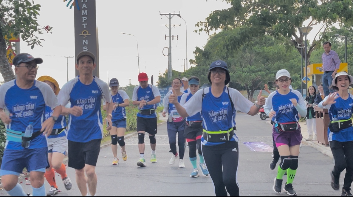 Các VĐV với tâm thái an vui, bao dung và trân trọng biết ơn trên hành trình chinh phục chặng đường 21km